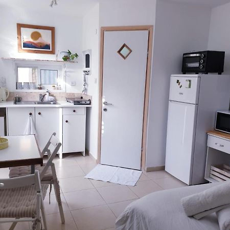 כרמונ'ס פטיו - Carmona'S Patio Apartman Eilat Szoba fotó